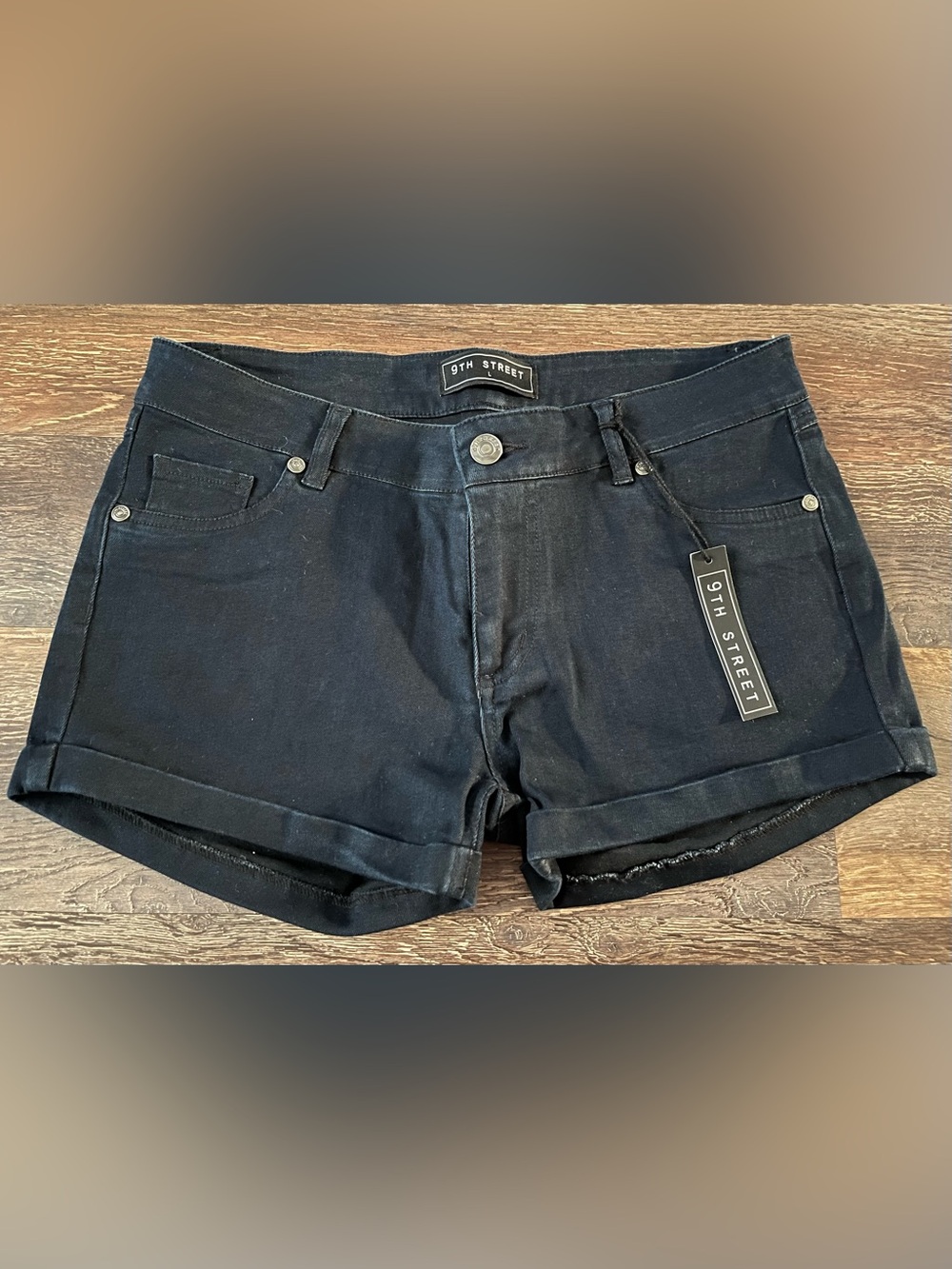 9th Street Stretch Ultra Dark Denim Cuffed Shorts Size Large